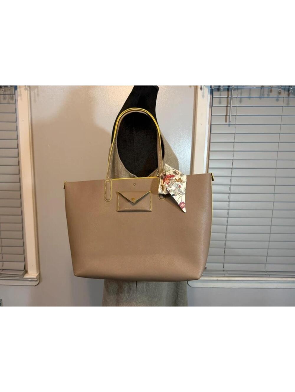 Marc by Marc Jacobs Metropolitote Leather Tote Beige